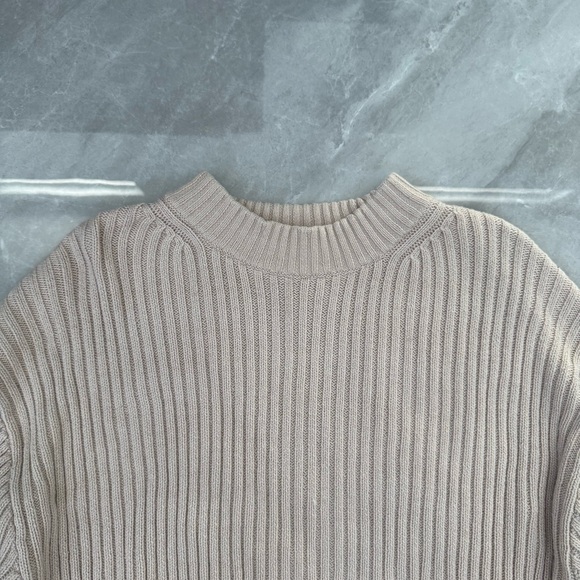 Women’s H&M Long Sleeve Ribbed Knit Crew Neck Sweater Cotton Blend Size Medium - Picture 3 of 15